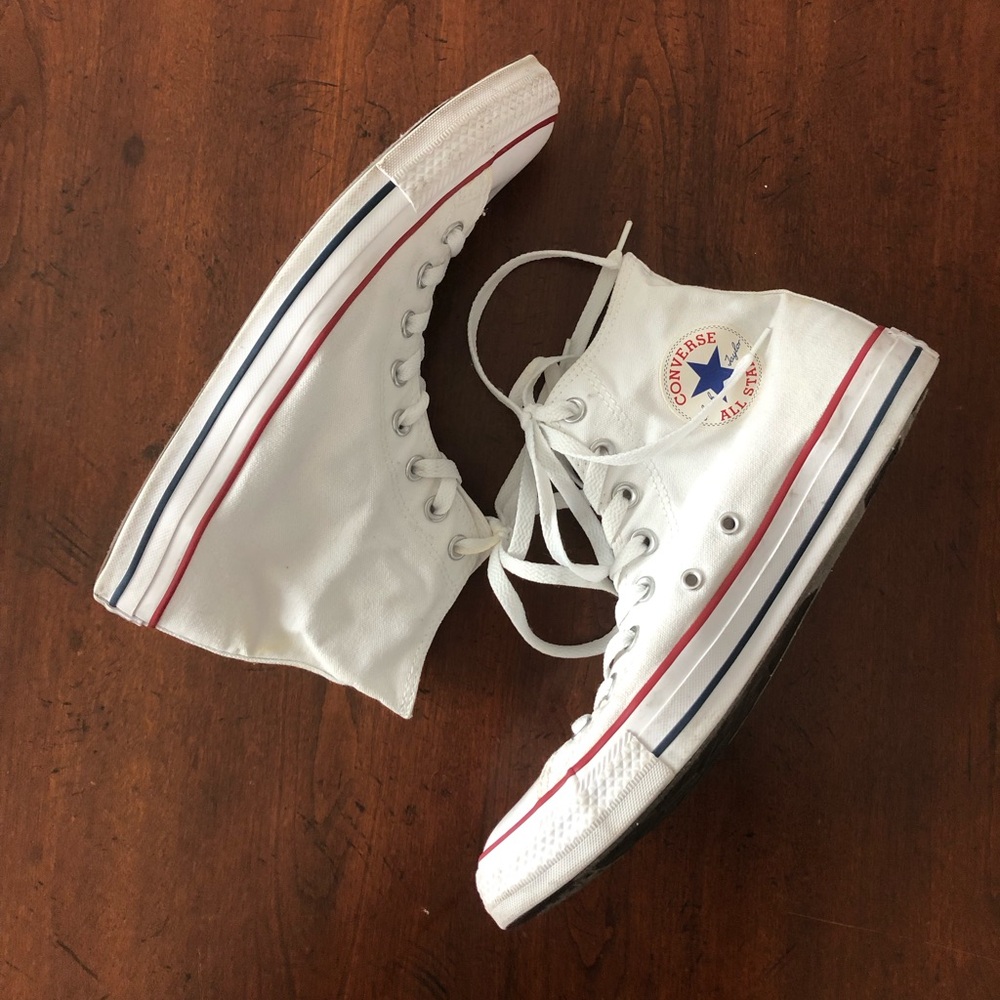 Chuck Taylor Coverse Hi-Tops 🌟